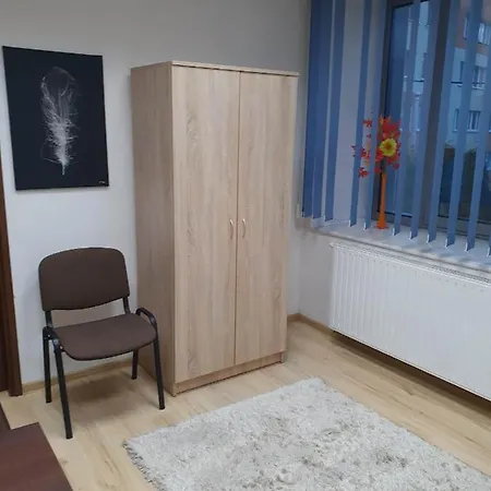 Pokoje Ze Wspolna Lazienka I Kuchnia W Centrum Starachowic Starachowice Exterior photo