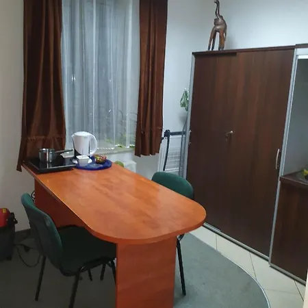 Pokoje Ze Wspolna Lazienka I Kuchnia W Centrum Starachowic Starachowice Exterior photo