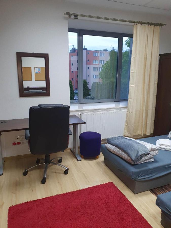 Ze Wspolna Lazienka I Kuchnia W Centrum Starachowic Apartament