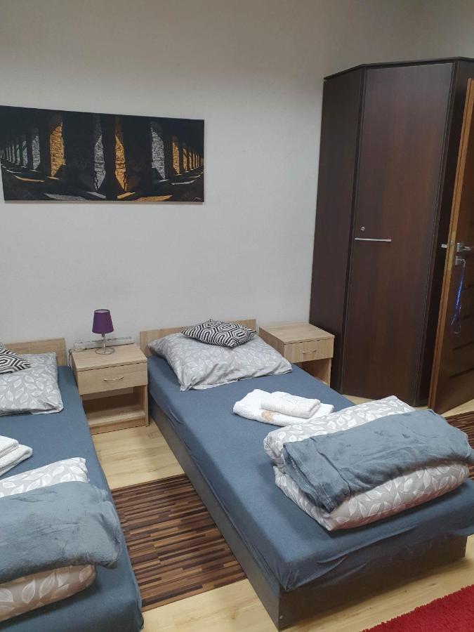 Apartment Ze Wspolna Lazienka I Kuchnia W Centrum Starachowic