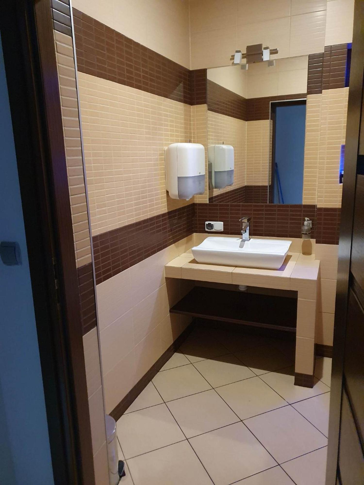 Ze Wspolna Lazienka I Kuchnia W Centrum Starachowic Apartment
