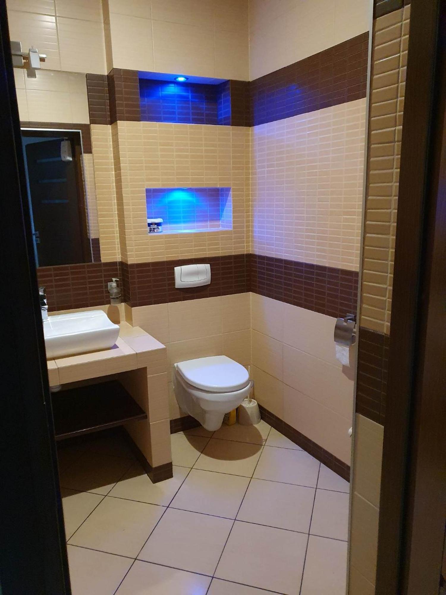 Ze Wspolna Lazienka I Kuchnia W Centrum Starachowic Apartment *